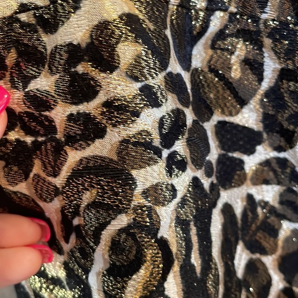 TORY BURCH SILK metallic cheetah / animal print skirt shift cut, lined, zipped 8 - Picture 2 of 12